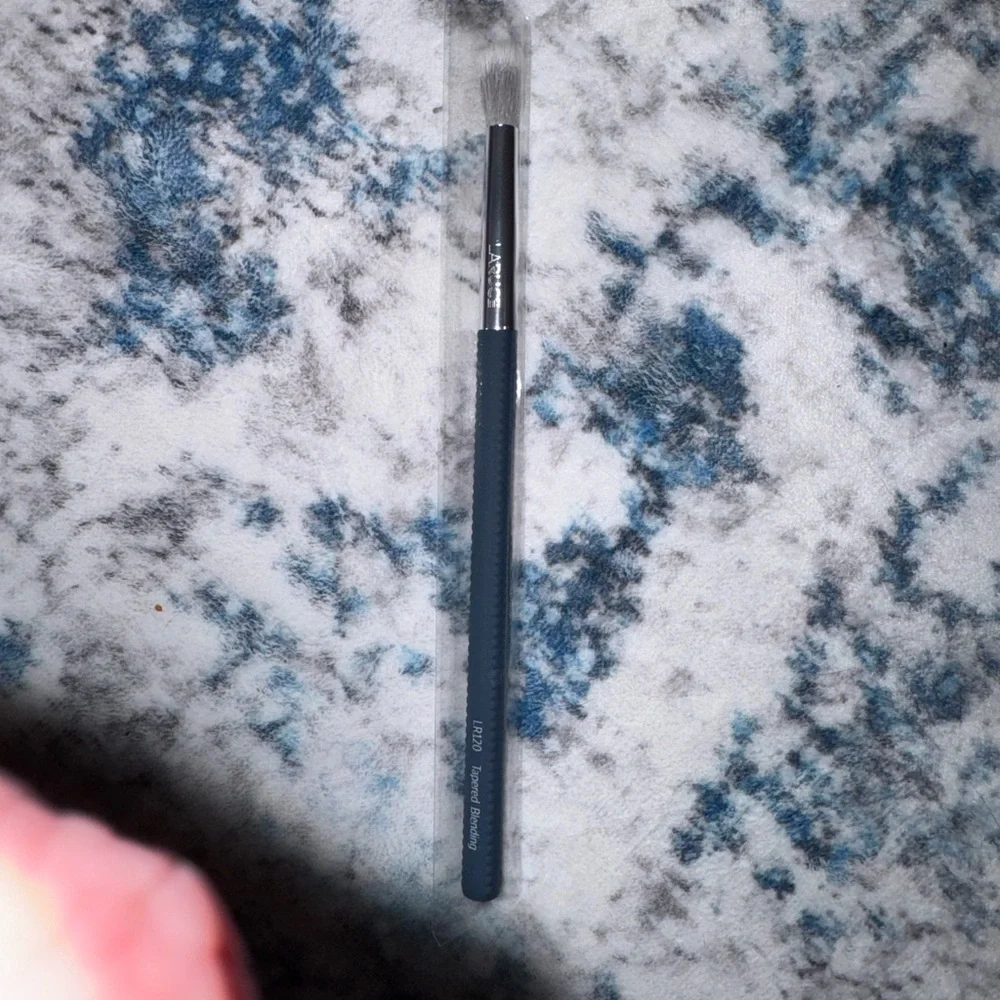 LARUCE Gray and Blue Makeup Brush Set